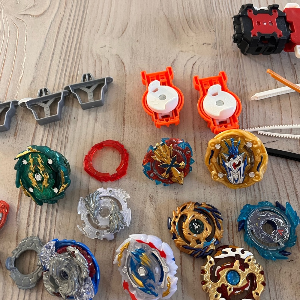 Lot of beyblades spinners & rippers